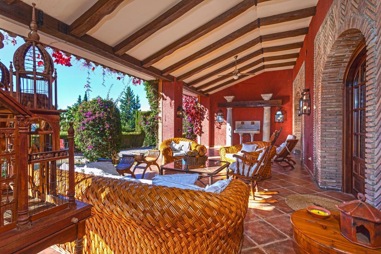 Casa Flores Con Piscina Interior Climatizada Alcaucín Екстериор снимка