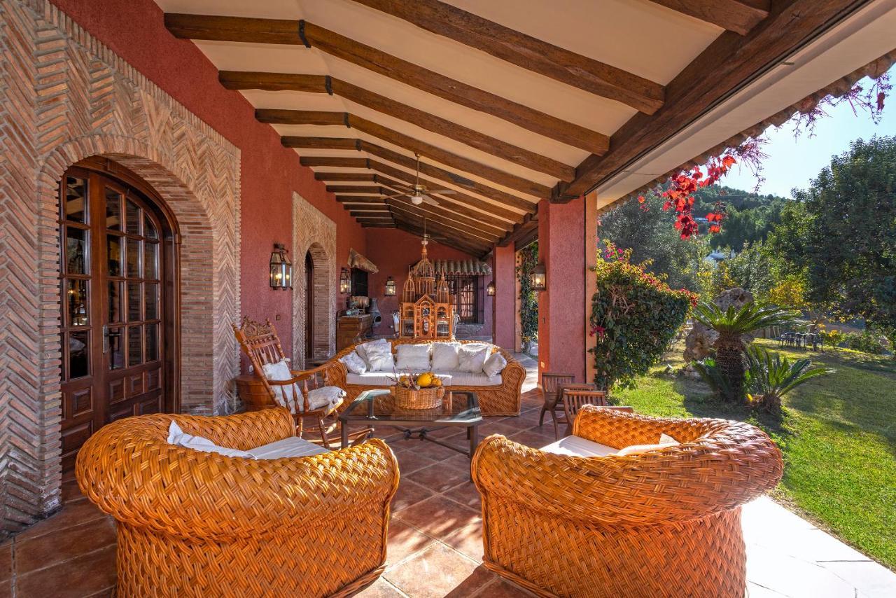 Casa Flores Con Piscina Interior Climatizada Alcaucín Екстериор снимка