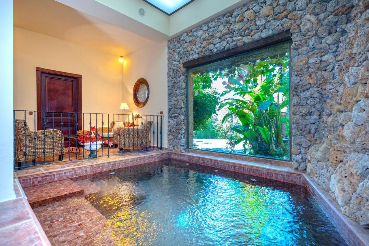 Casa Flores Con Piscina Interior Climatizada Alcaucín Екстериор снимка