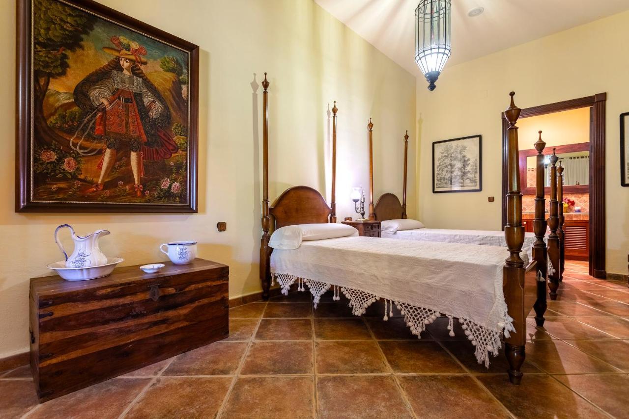 Casa Flores Con Piscina Interior Climatizada Alcaucín Екстериор снимка