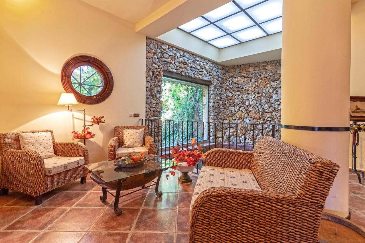 Casa Flores Con Piscina Interior Climatizada Alcaucín Екстериор снимка