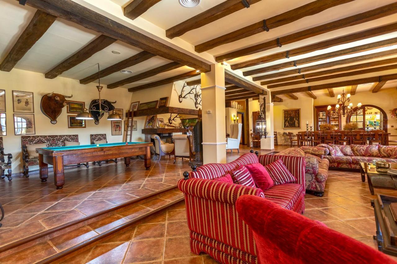 Casa Flores Con Piscina Interior Climatizada Alcaucín Екстериор снимка