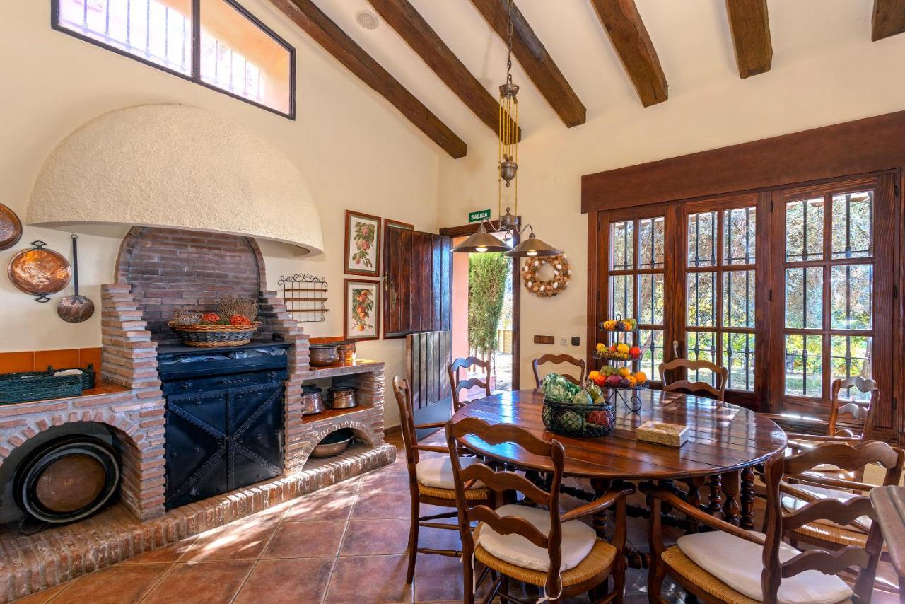Casa Flores Con Piscina Interior Climatizada Alcaucín Екстериор снимка